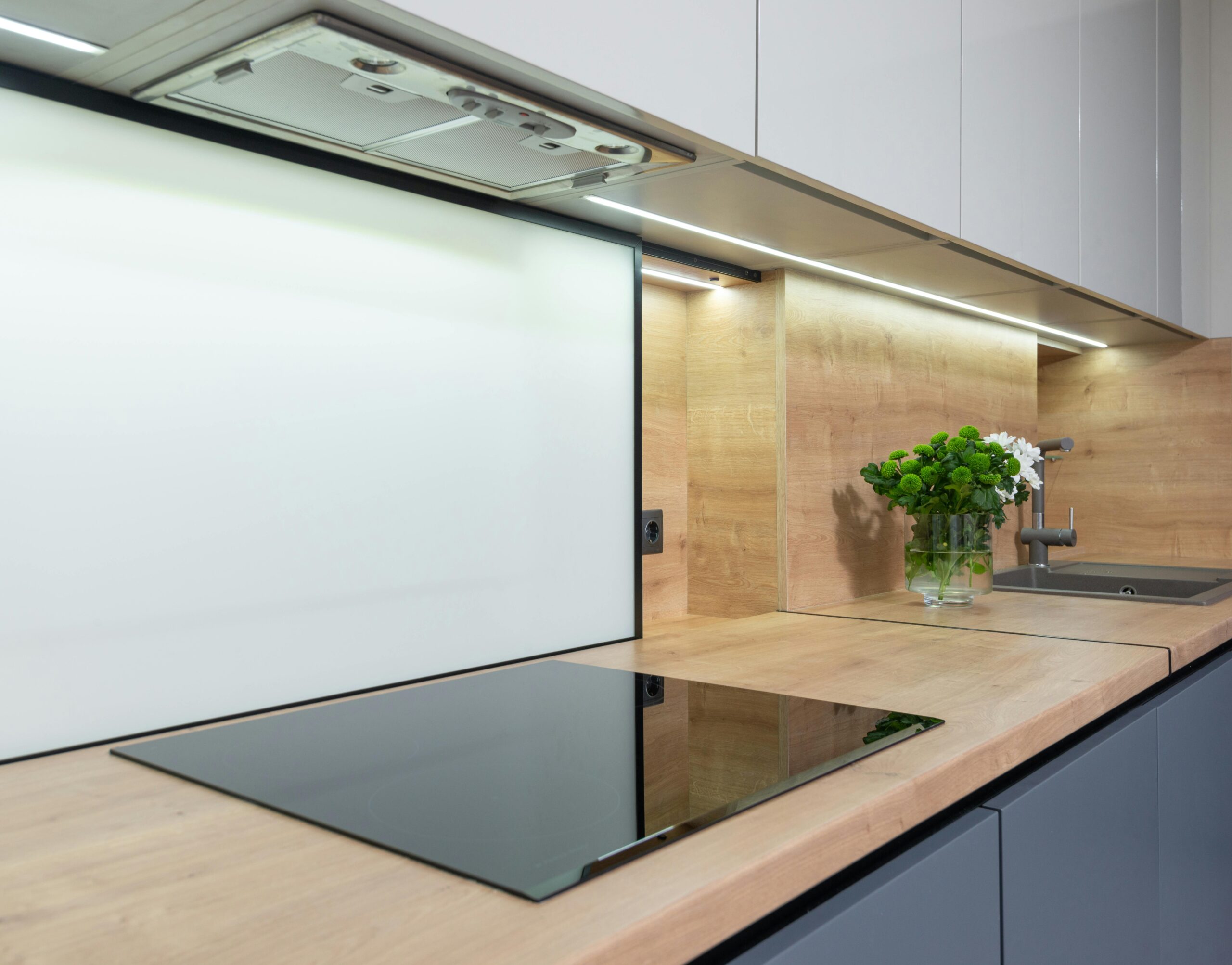 Under-Cabinet Range Hood 
